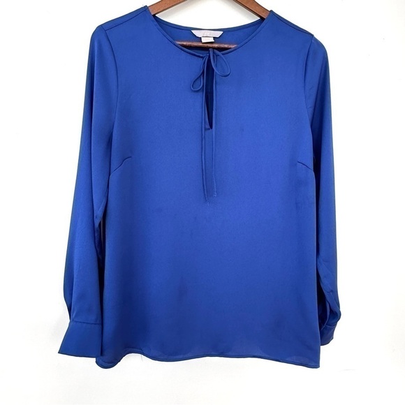 H&M top  with crew neckline & long sleeves, loose fitting and flowy - Picture 1 of 12